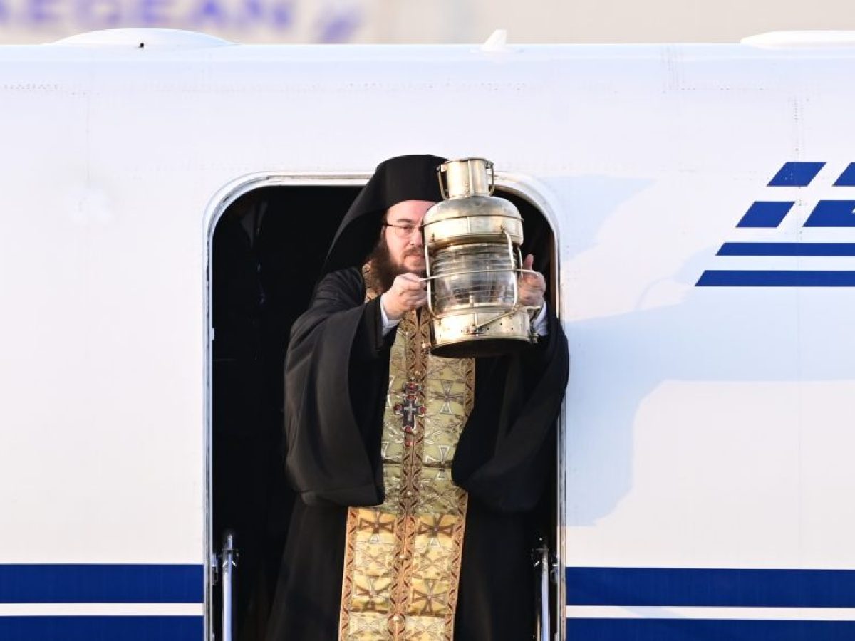 Πάσχα 2026: Προβληματισμός για την άφιξη του Αγίου Φωτός στην Ελλάδα – Αυστηρά μέτρα ασφαλείας λόγω πολέμου