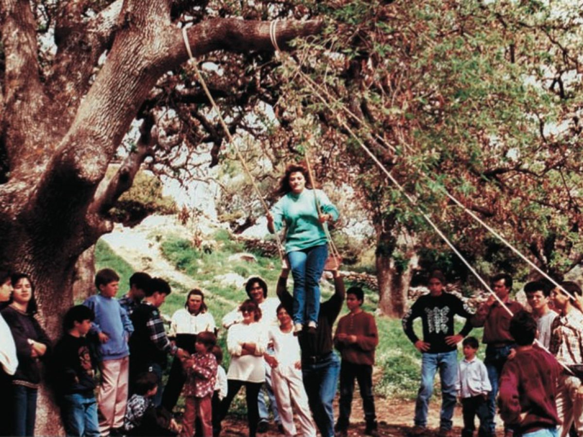 Πάσχα στη Νάξο: Τα έθιμα που δεν τα βρίσκεις στα τουριστικά φυλλάδια