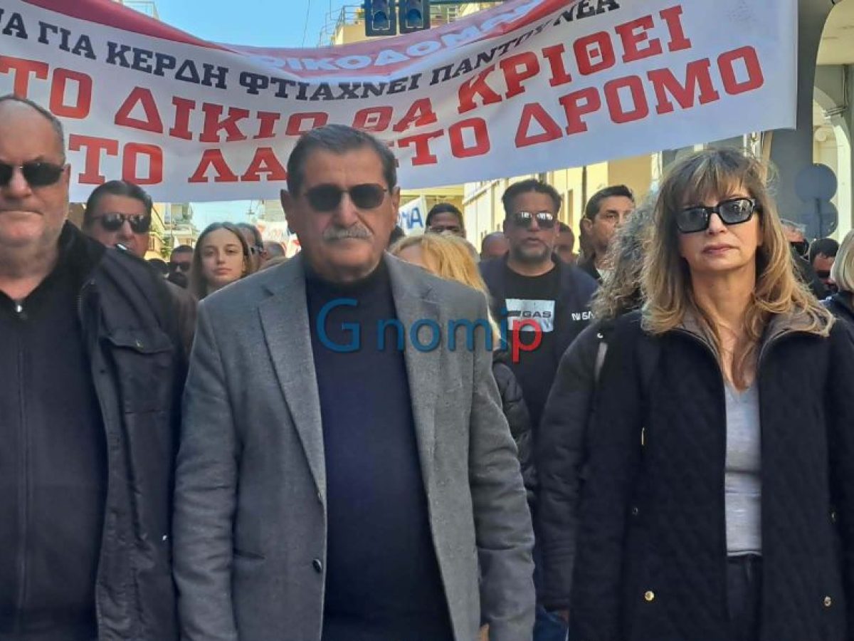 Πάτρα: Πλήθος κόσμου στην πορεία για τα Τέμπτη (ΔΕΙΤΕ ΦΩΤΟ)