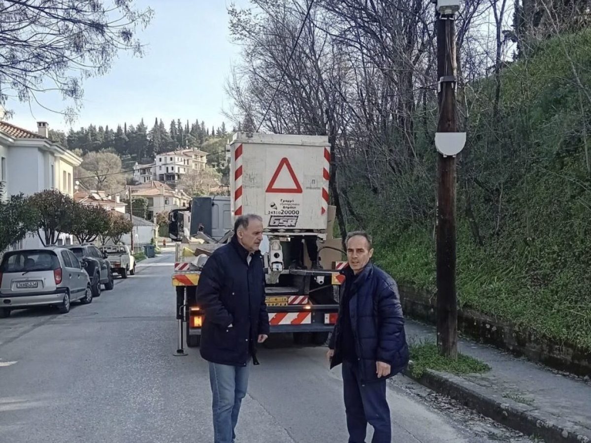 Παζαΐτης και Κουτούμπας στην πράξη: Αντικατάσταση φωτιστικών με σύγχρονα LED