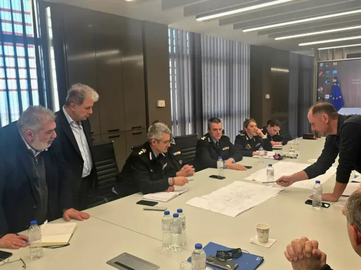 Περιφέρεια Δυτικής Μακεδονίας: Έναρξη εργασιών για τις υποδομές εγκατάστασης εξομοιωτή πυρκαγιάς σε αεροσκάφος στην Σχολή Πυροσβεστών Πτολεμαΐδας