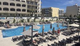 periorismenes-i-touristikes-kratisis-gia