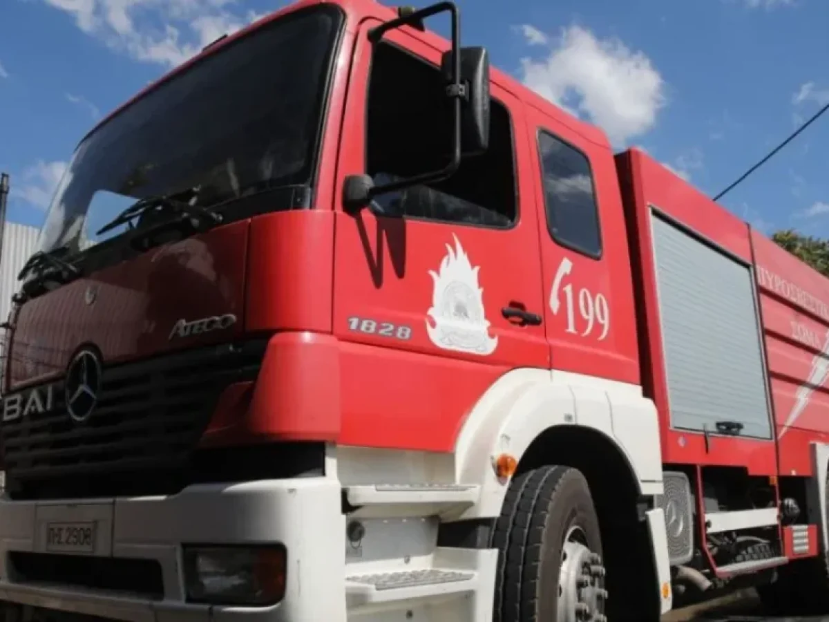 Περιθώρι Ναυπακτίας: Αυτοκίνητο έπιασε φωτιά στη μέση του δρόμου! ΒΙΝΤΕΟ