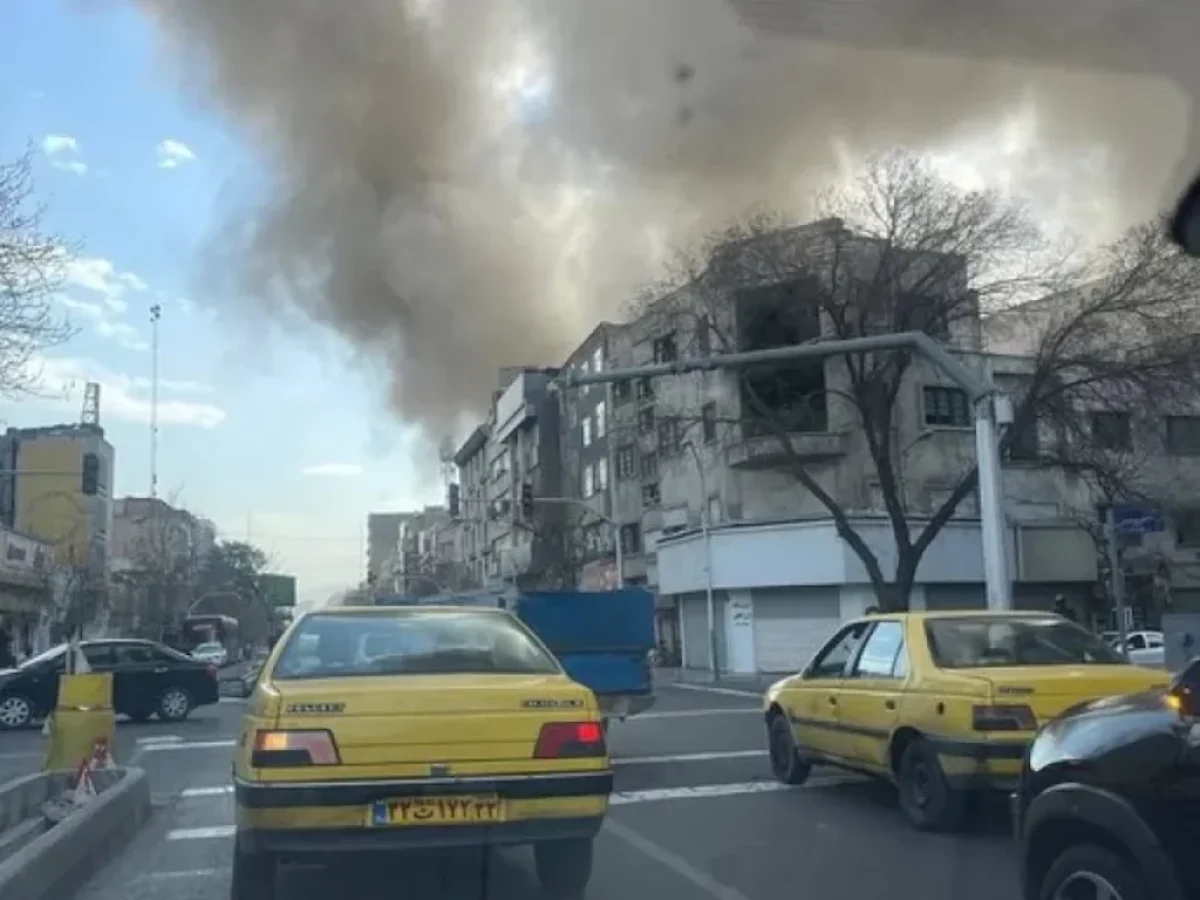 Πυραυλική επίθεση σε αμερικανική βάση στο Μπαχρέιν: νεκρός στο Άμπου Ντάμπι και εκρήξεις σε όλη τη Μέση Ανατολή