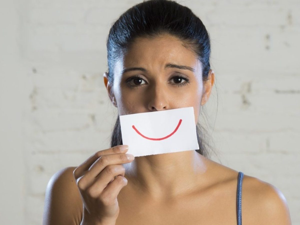 Πίσω από το χαμόγελο: Όταν η κατάθλιψη δεν φαίνεται.