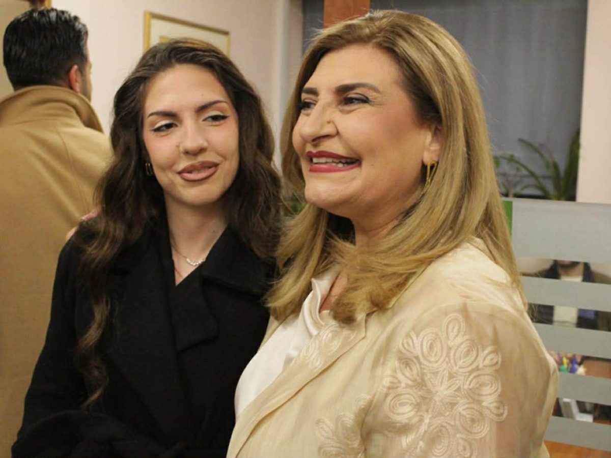 Πλήθος κόσμου στην Ευαγγελία Λιακούλη – Ευχές για την γιορτή της (ΒΙΝΤΕΟ-ΦΩΤΟ)