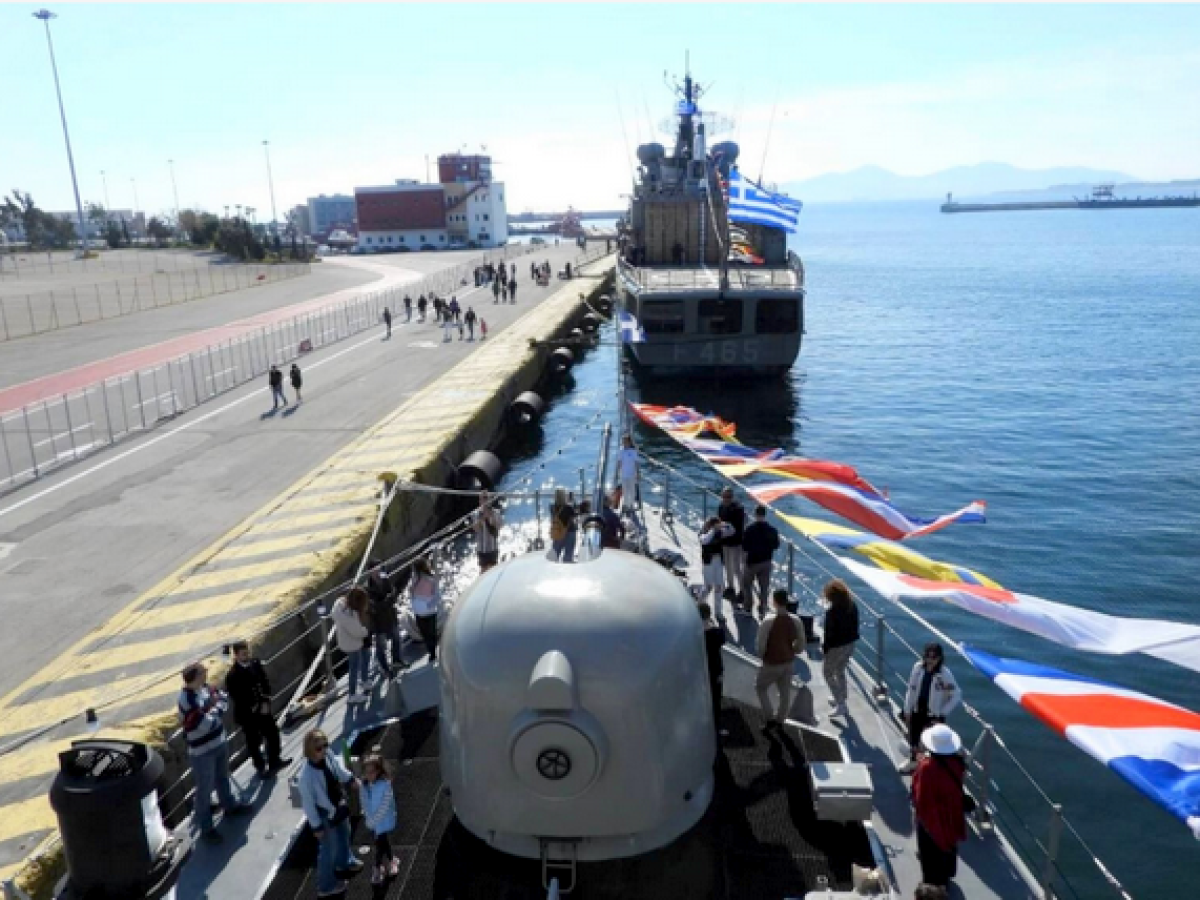 Πολεμικά πλοία στον Πειραιά για τον εορτασμό της εθνικής επετείου!