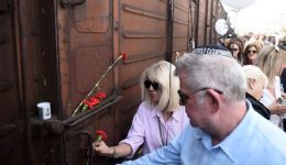 poria-mnimis-gia-ta-83