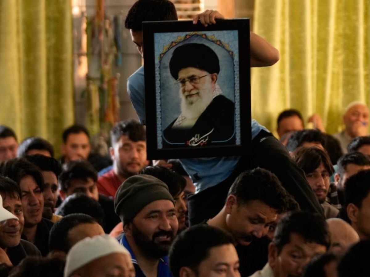 Πώς η CIA «παγίδευσε» τον Αλί Χαμενεΐ – Το παρασκήνιο της μαζικής εξουδετέρωσης της ηγεσίας του Ιράν