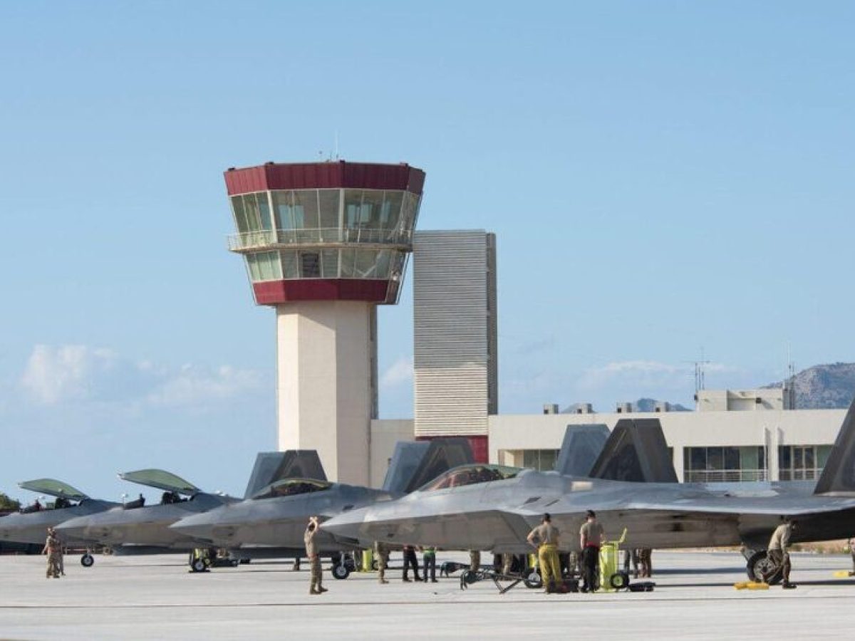 Προσαγωγή υπόπτου Γεωργιανού για κατασκοπεία κοντά στη βάση της Σούδας