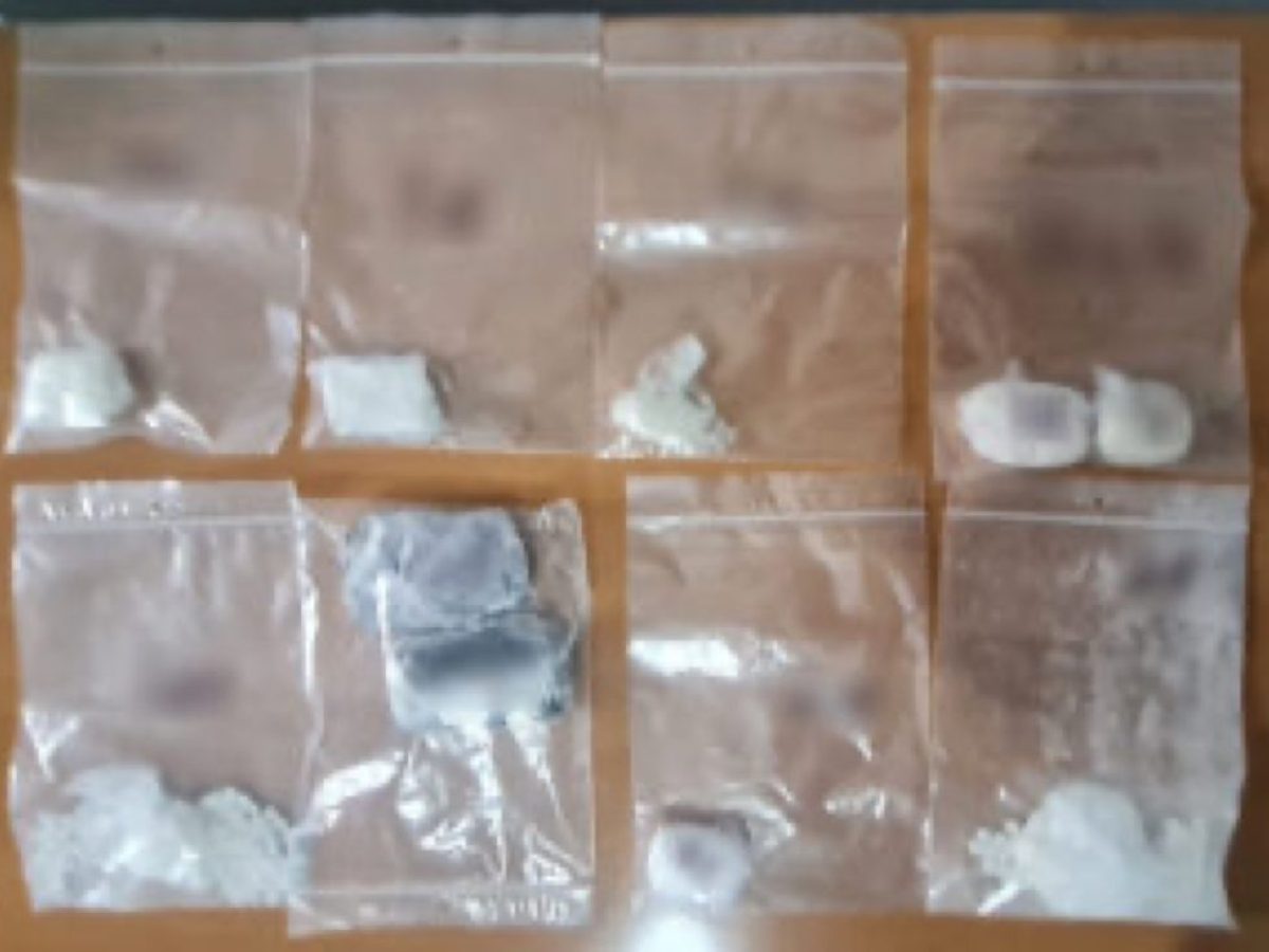 Προσπάθησε να βάλει κοκαΐνη και “ice” στις φυλακές Τρικάλων μέσα από παπούτσια