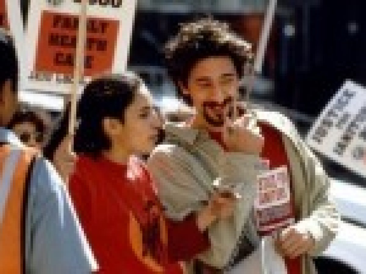 Προβολή της ταινίας «Ψωμί και τριαντάφυλλα» με αφορμή την Παγκόσμια Ημέρα της Γυναίκας στο Εργατικό Κέντρο