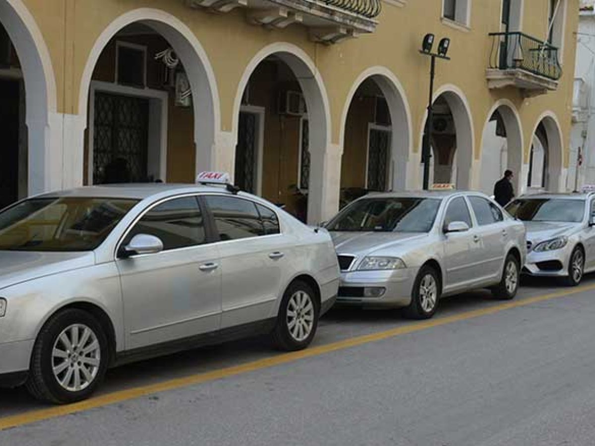 Ψηφίστηκε το νομοσχέδιο για τα ταξί – Τι αλλάζει για τα μέσα μαζικής μεταφοράς