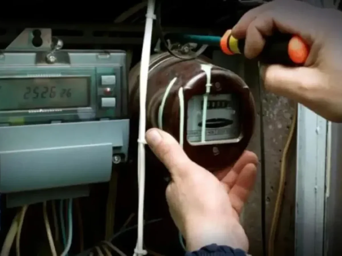 Πτολεμαΐδα: 8 συλλήψεις για κλοπή ηλεκτρικού ρεύματος σε οργανωμένη επιχείρηση