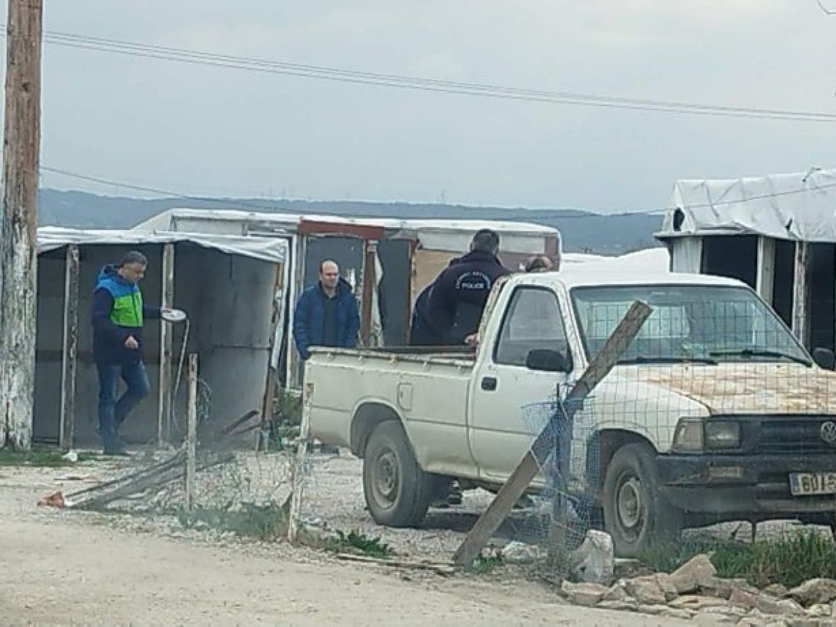 Πτολεμαΐδα: Οκτώ συλλήψεις για ρευματοκλοπή σε οικισμό Ρομά