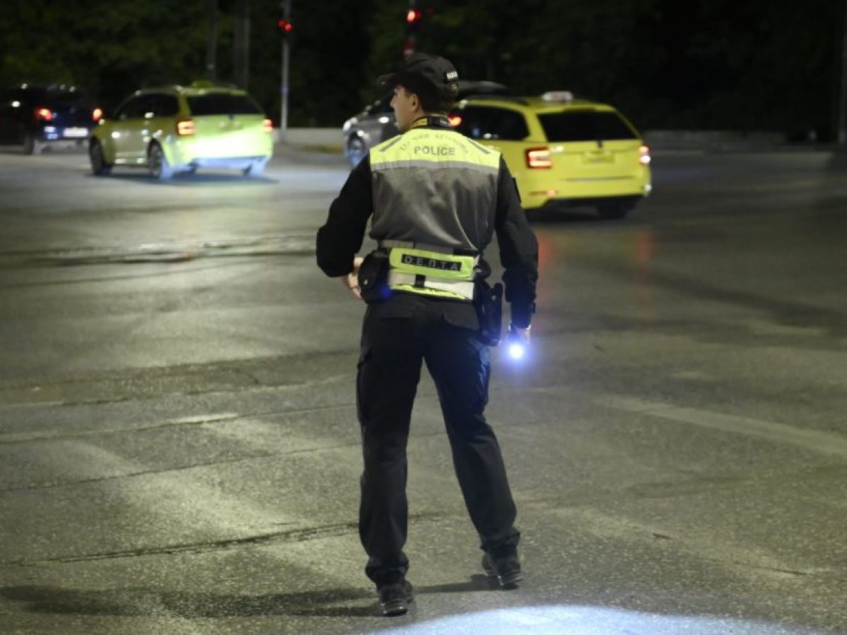 Ραντάρ έπιασε οδηγό μηχανής να πηγαίνει με 151 χλμ. στη Μαραθώνος – Του πέρασαν χειροπέδες