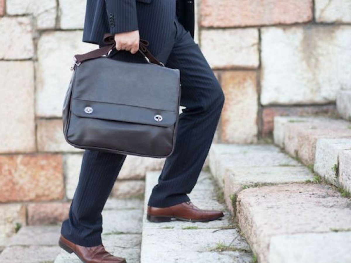 «Σαφάρι» ελέγχων στα Τρίκαλα για φορολογικές παραβάσεις