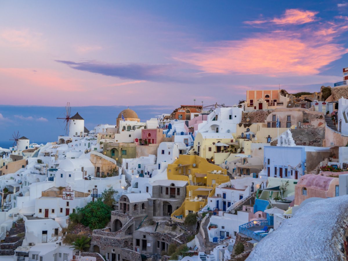 Σαντορίνη: Ανησυχία εμπόρων για ΦΠΑ, Μεταφορικό Ισοδύναμο και τέλος κρουαζιέρας – Συνάντηση με Φόρτωμα