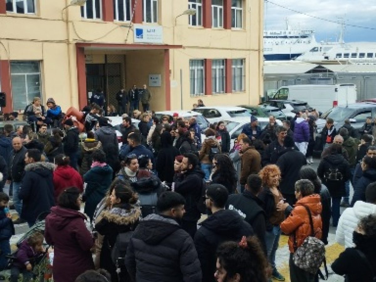 Σε αποκλεισμό του λιμανιού της Μυτιλήνης μέχρι τη Δευτέρα – Σπεύδουν κλιμάκια κτηνιάτρων στο νησί