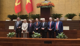 se-episimi-episkepsi-sto-vietnam