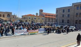 sigkentrosi-diamartirias-stin-platia-dimarchiou