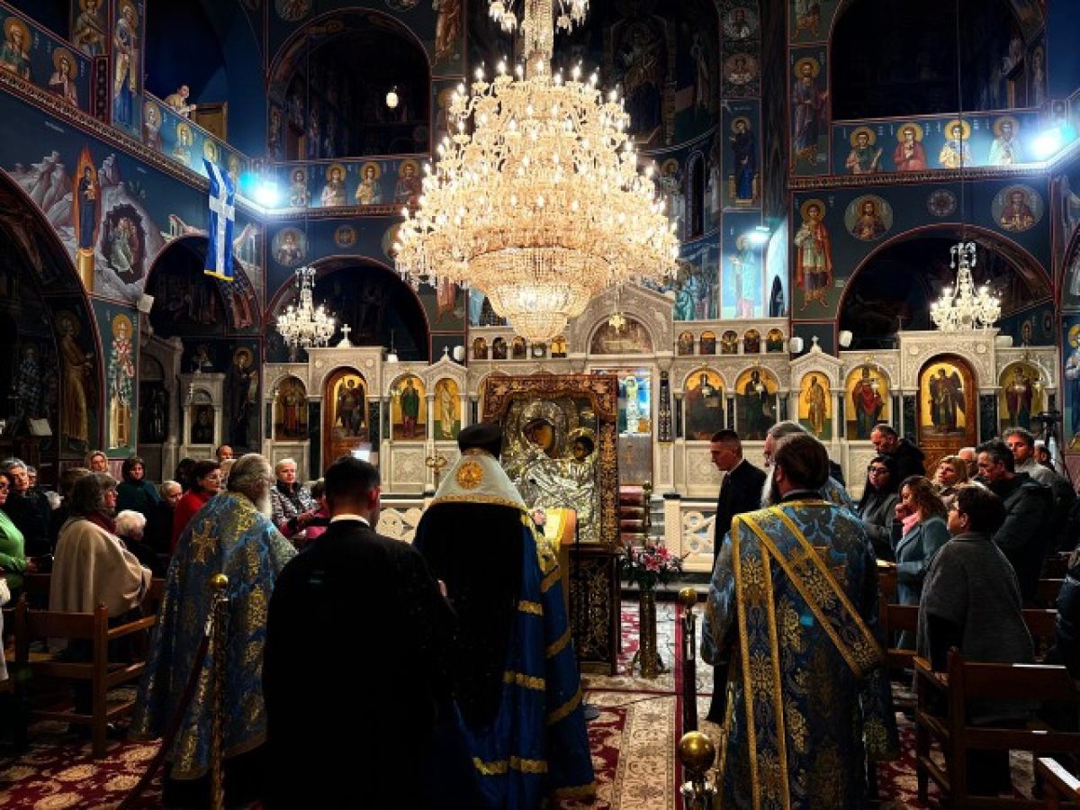 Συγκίνηση κατά την Ακολουθία του Ακαθίστου Ύμνου στα Τρίκαλα