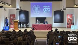 sigkinisi-stin-16i-sinantisi-Αpogonon