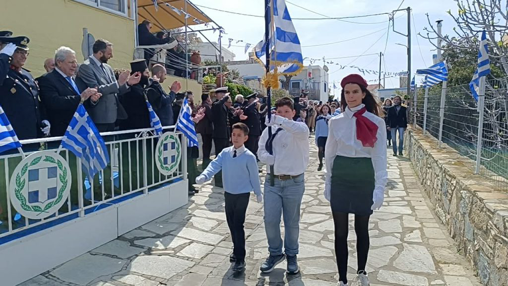 sigkinisi-stin-parelasi-ton