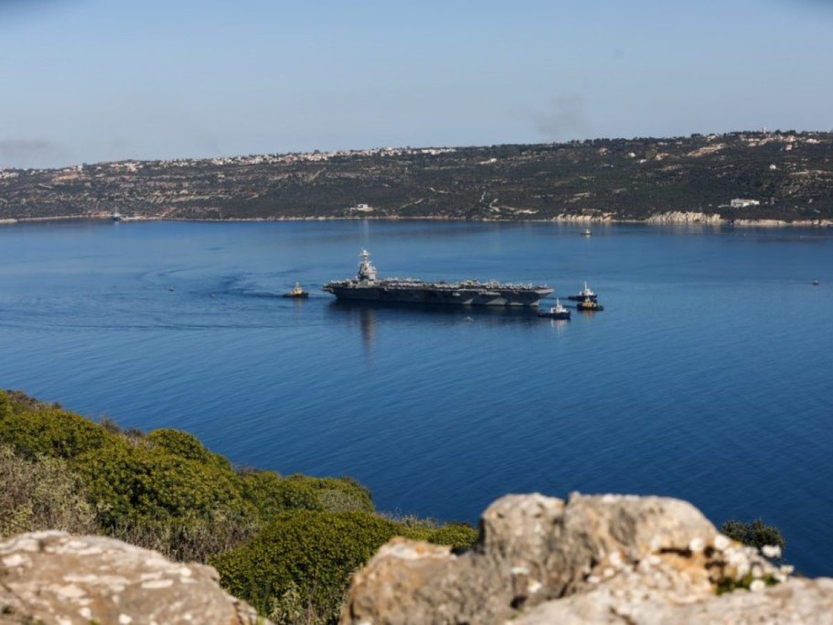 Σύλληψη για κατασκοπεία στη Σούδα: Πολωνός φωτογράφιζε τη στρατιωτική βάση και έστελνε δεδομένα στο εξωτερικό