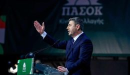 sima-politikis-antepithesis-apo-&Alpha;ndroulaki