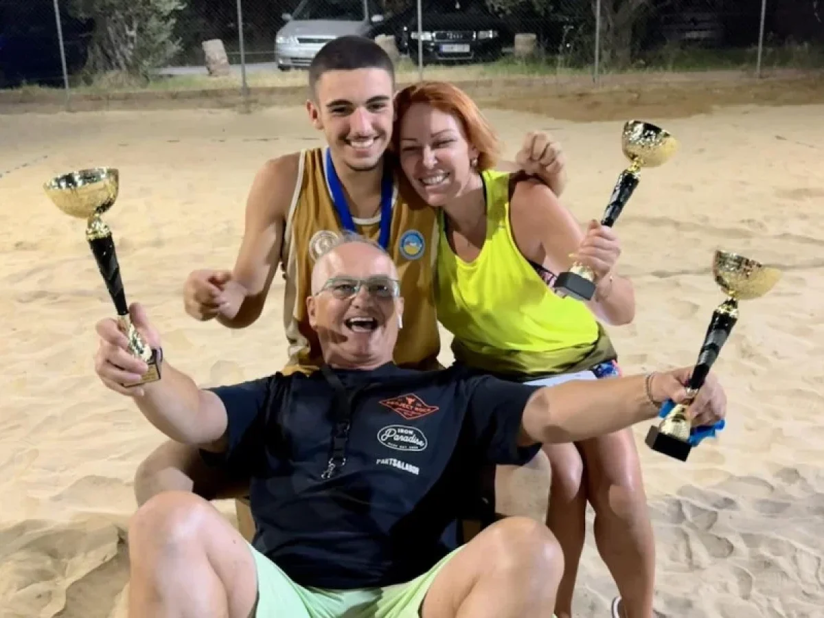 «Σήμερα ο κόσμος μας σκοτείνιασε» συγκλονίζει ο πατέρας του 18χρονου από τον Πύργο, που έχασε τη ζωή του