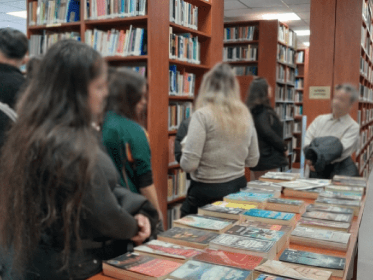 Συμμετοχή του ομίλου Φιλαναγνωσίας του 11ου Γυμνασίου Λάρισας σε εκπαιδευτικό πρόγραμμα της Δημόσιας Βιβλιοθήκης