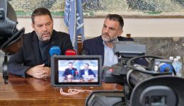 simplegmata-fiasko-geliopiisi-to-politiko