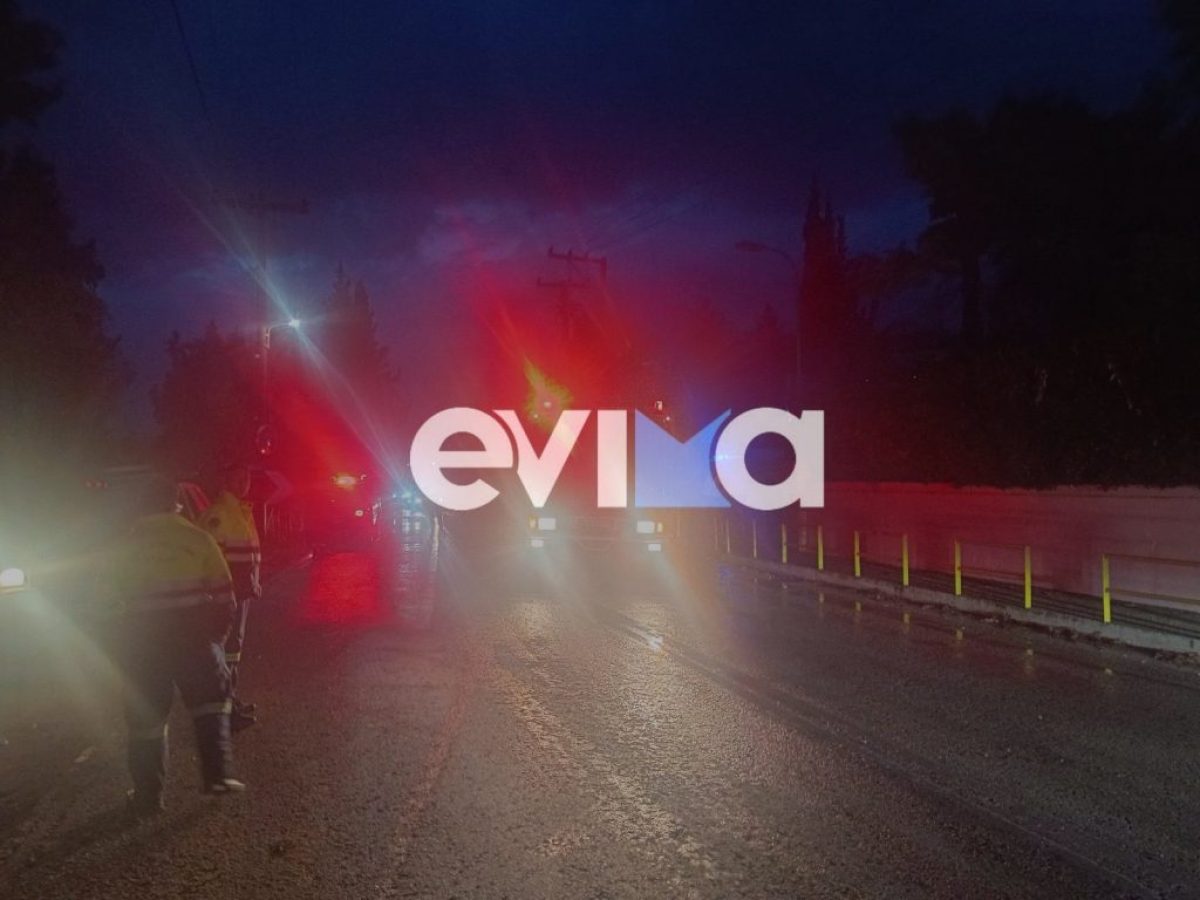 Συναγερμός στην Εύβοια: Αμμοχάλικο «έπνιξε» κεντρικό δρόμο