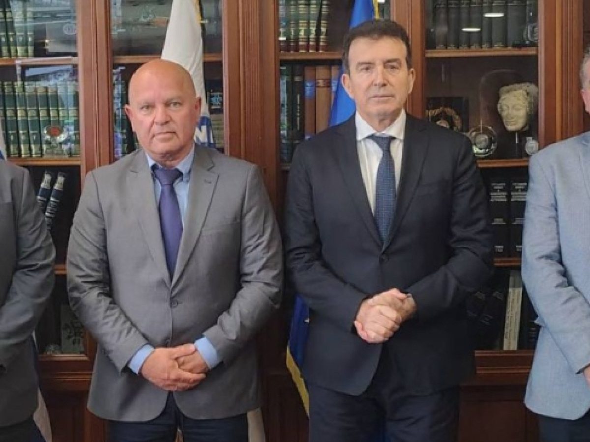 Συνάντηση Δημάρχου Μεγανησίου με τον Υπουργό Προστασίας του Πολίτη