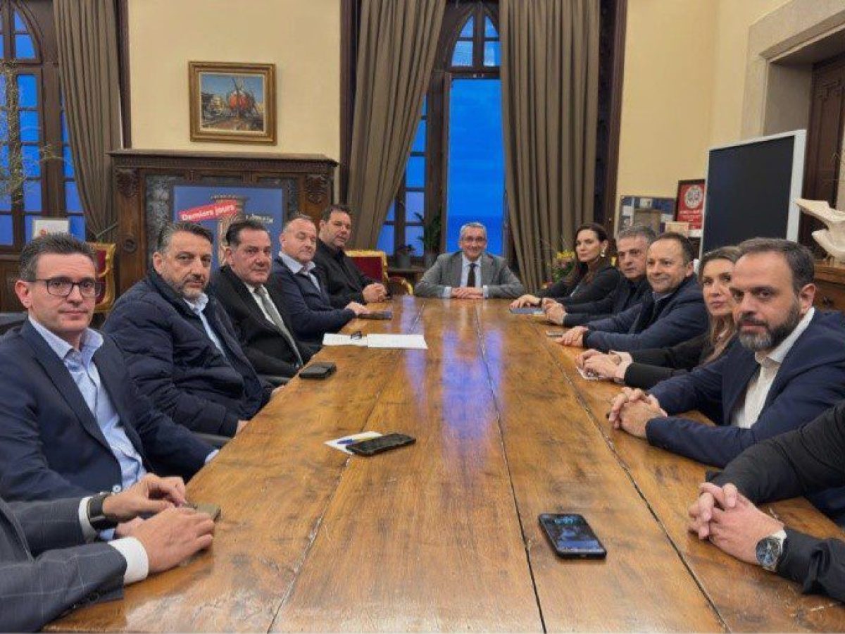 Συνάντηση εργασίας της υπουργού Τουρισμού Όλγας Κεφαλογιάννη με τους τοπικούς φορείς της Ρόδου στην Περιφέρεια Νοτίου Αιγαίου