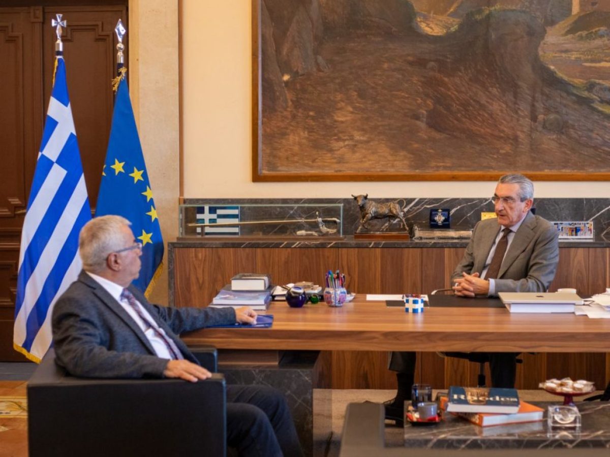 Συνάντηση εργασίας του Περιφερειάρχη Νοτίου Αιγαίου με τον Διοικητή του Γενικού Νοσοκομείου Ρόδου