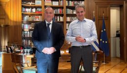 sinantisi-gianni-pappa-me-ton-3