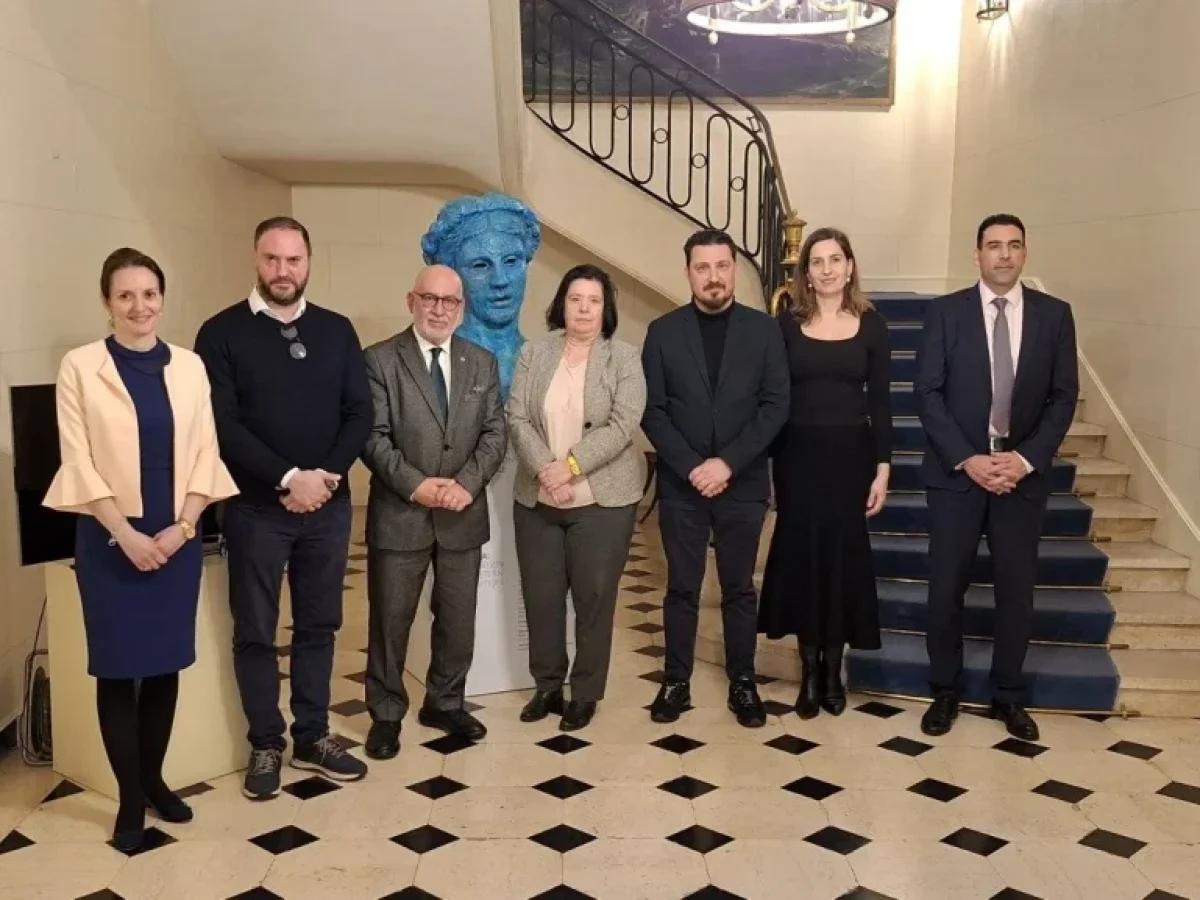 Συνάντηση Σακελλαρόπουλου με την Πρεσβεία της Ελλάδας στη Γαλλία, τι συζήτησαν