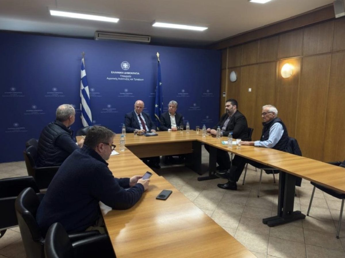 Συνάντηση στο Υπουργείο Αγροτικής Ανάπτυξης για τη στήριξη πρωτογενούς τομέα