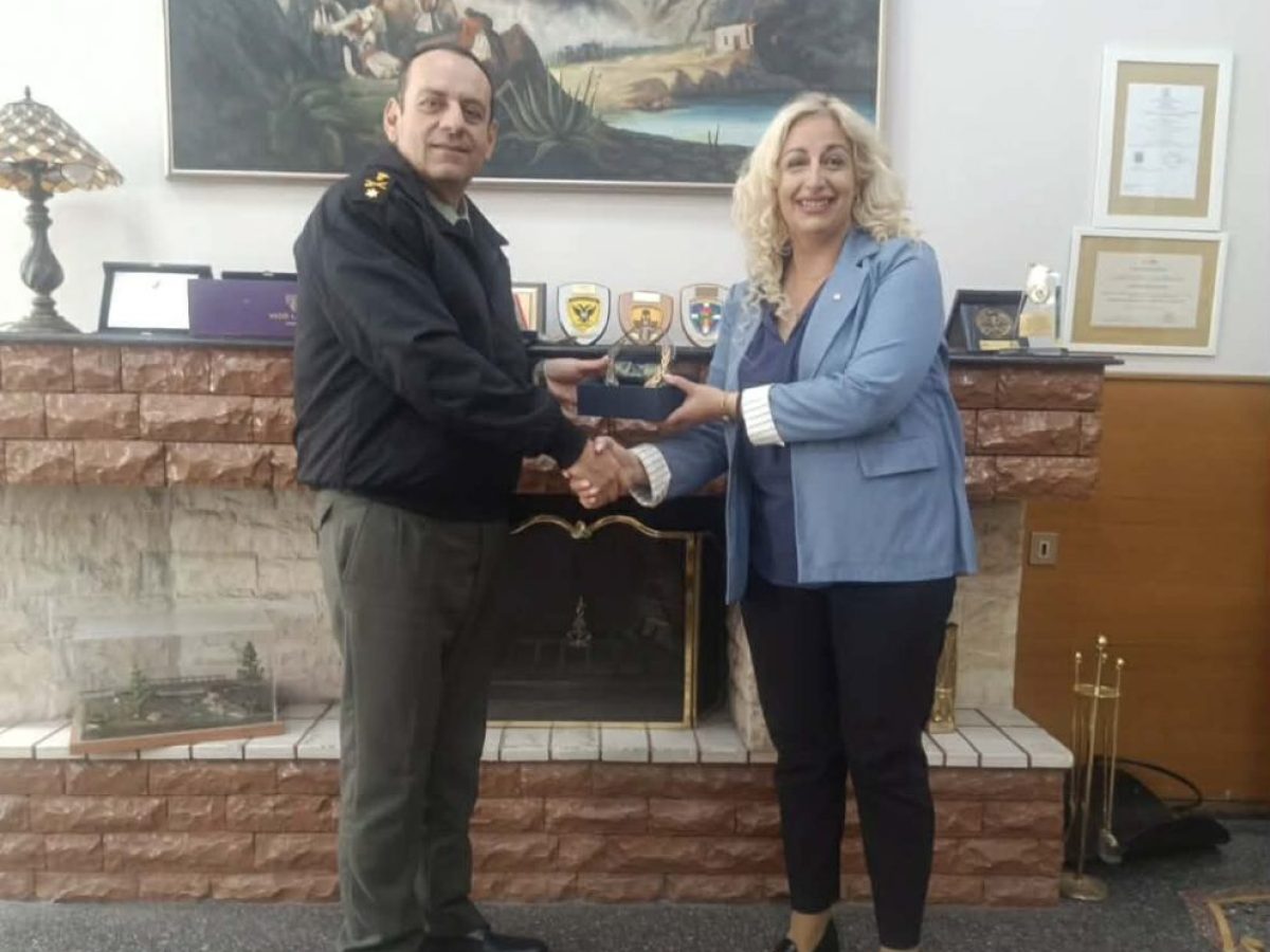 Συνάντηση της Κάλλης Παπαδογιάννη με τον Διοικητή της ΣΜΥ