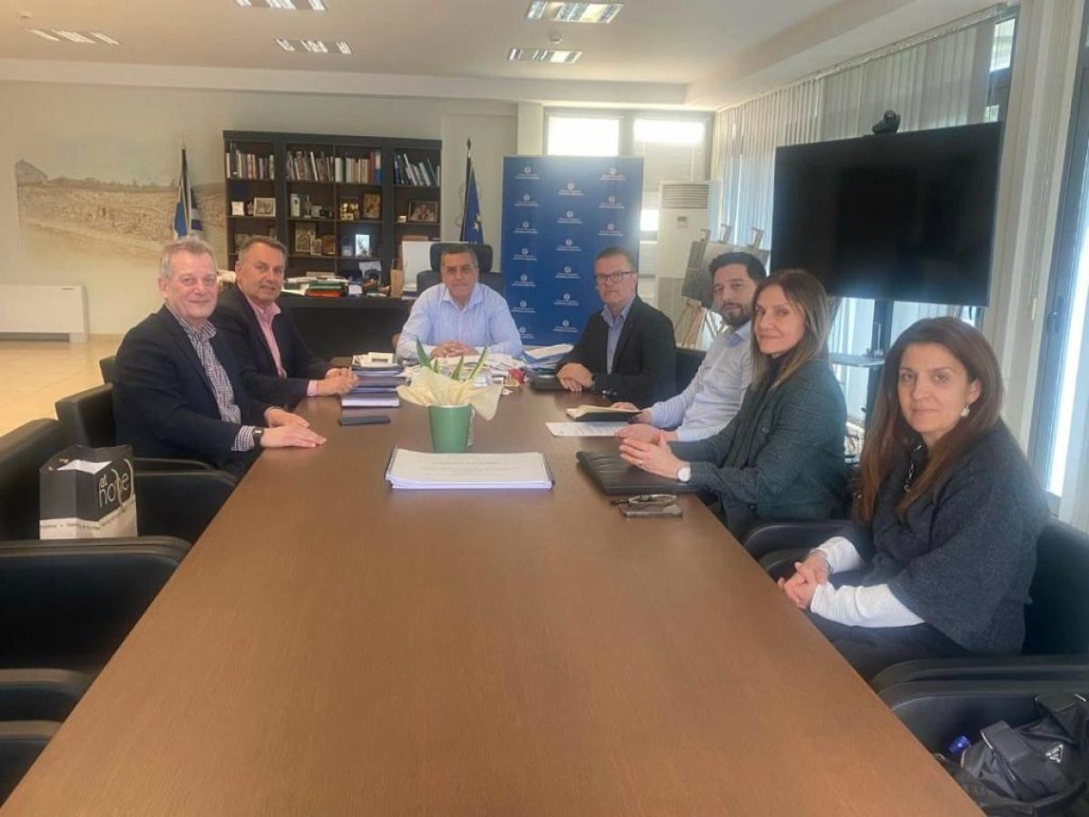 Συνάντηση της Ομοσπονδίας Εμπόρων Θεσσαλίας με τον περιφερειάρχη