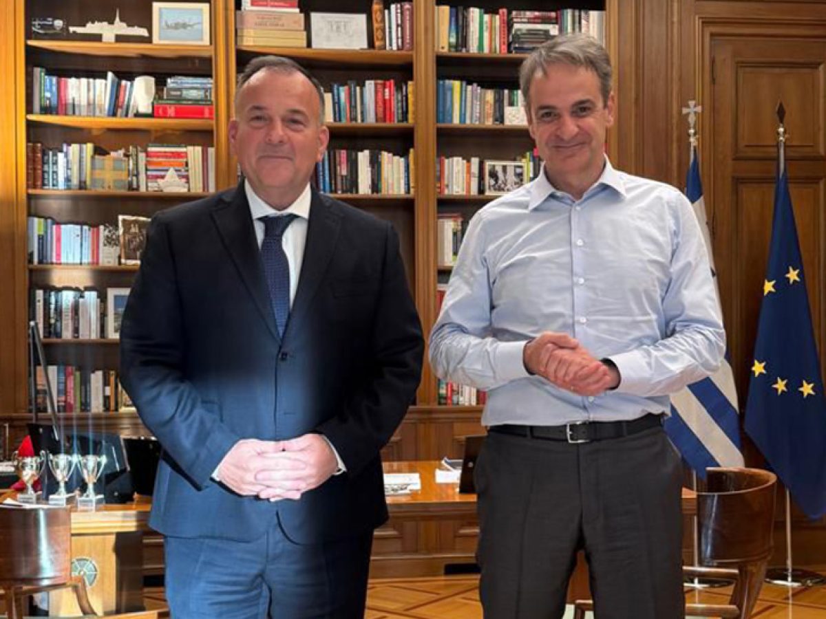 Συνάντηση του Γιάννη Παππά με τον Πρωθυπουργό Κυριάκο Μητσοτάκη στο Μέγαρο Μαξίμου