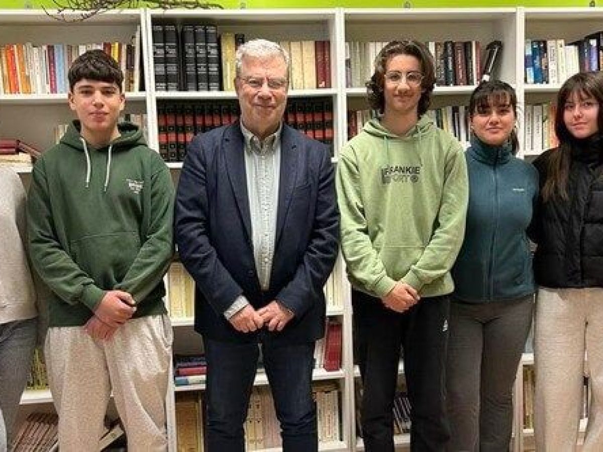 Συνάντηση του Ανδρέα Ευθυμίου με μαθητές του 1ου ΓΕΛ Μοσχάτου με αφορμή την Ελληνική Επανάσταση του 1821