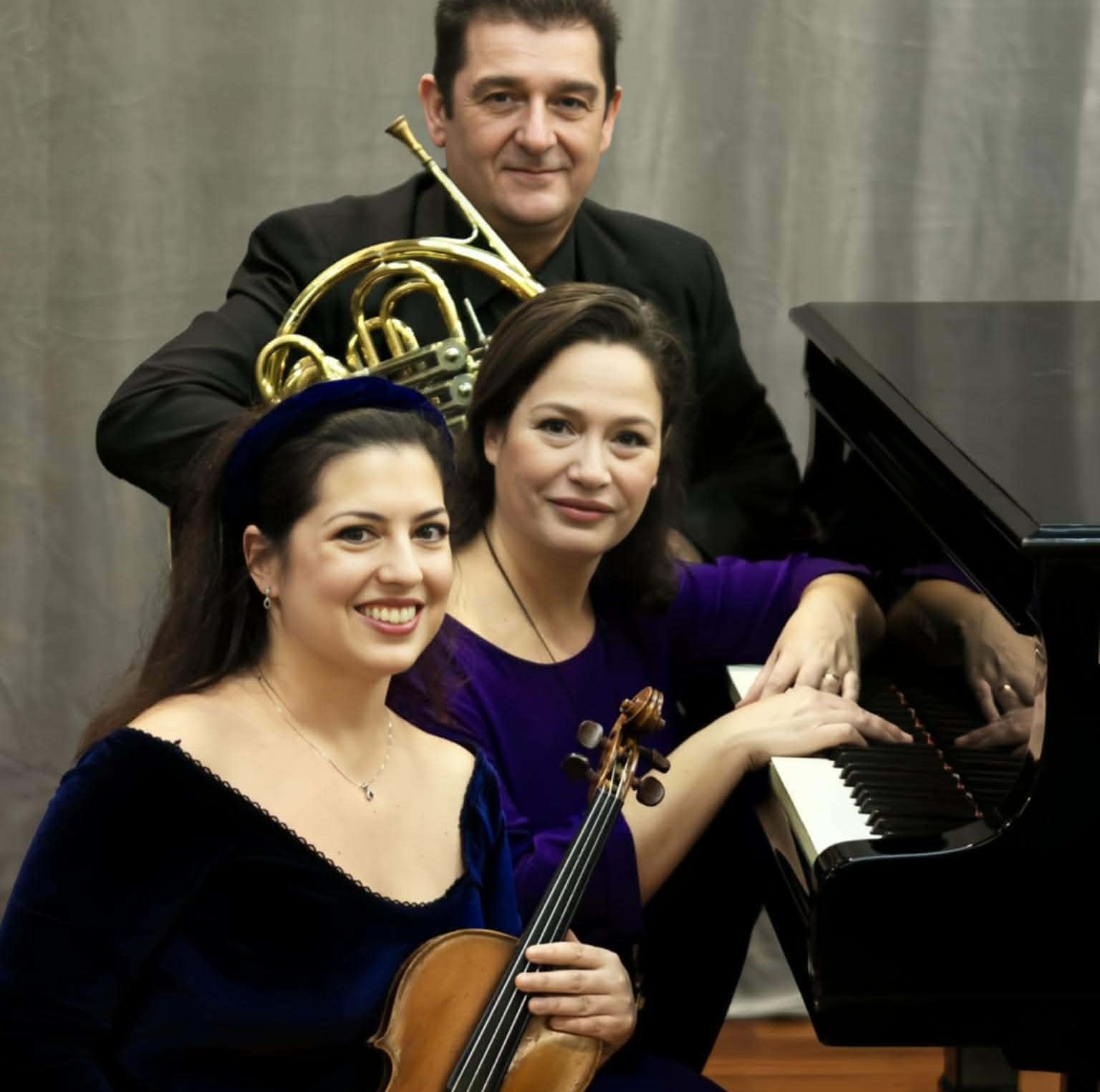 sinavlia-me-to-trio-Cornu