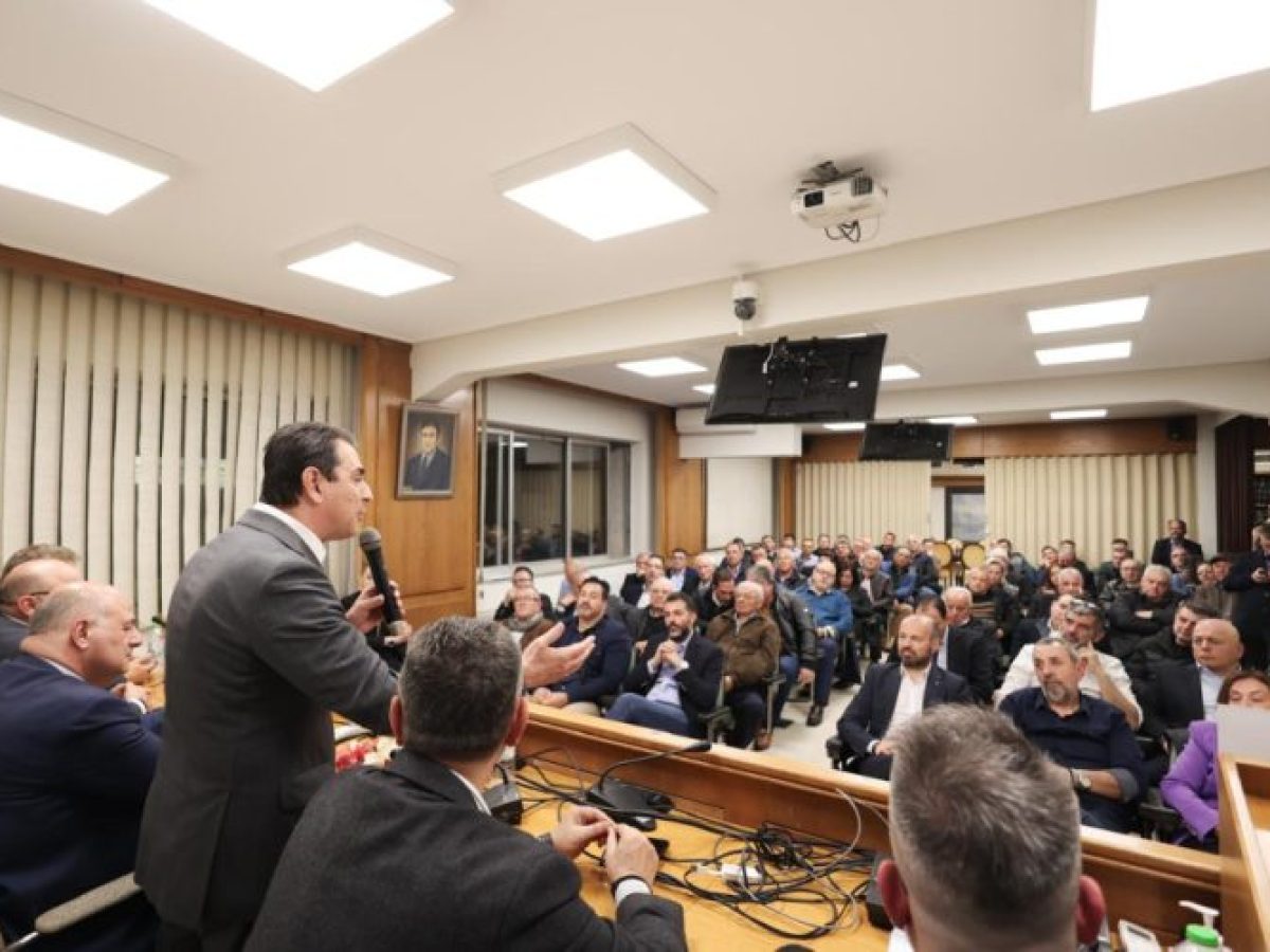 Συνεχίζεται η περιοδεία Σκρέκα στη Θεσσαλία: Επόμενος σταθμός η Καρδίτσα