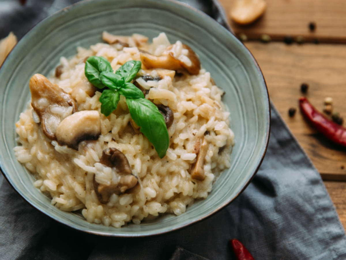 Συνταγή για κρεμώδες ριζότο με πράσο και μανιτάρια με πλούσια γεύση