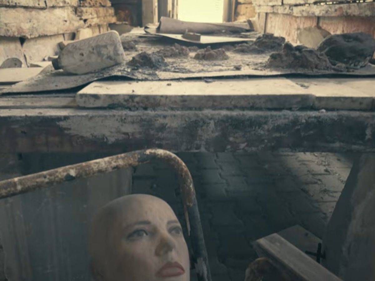 Σκιές και θρύλοι στην Κακιά Θάλασσα: Drone αποκαλύπτει το… κτίριο του τρόμου