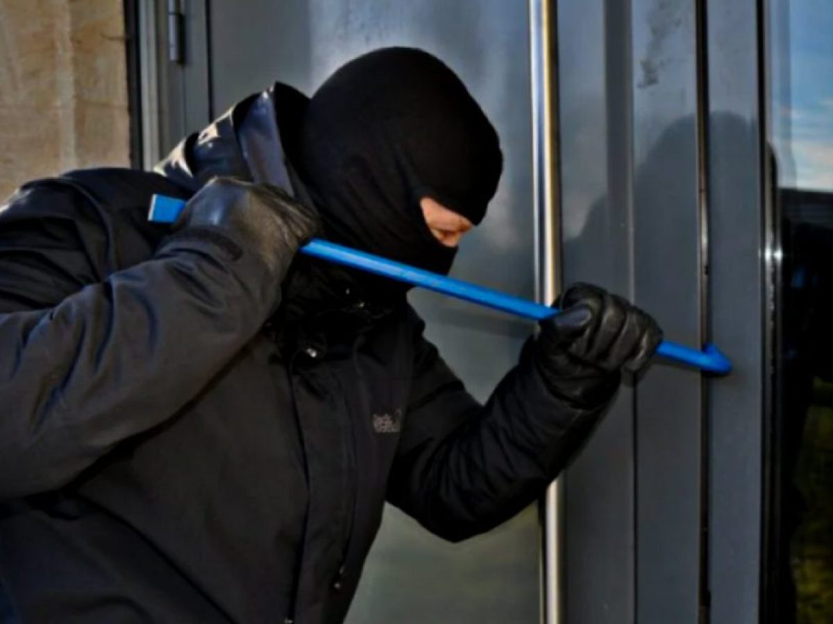 Σπείρα ανηλίκων «ρήμαζε» καταστήματα στη Λαμία: Πώς έπεσαν στα χέρια της ΕΛ.ΑΣ.