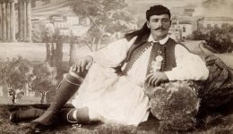 spiros-louis-o-thrilikos-marathonodromos